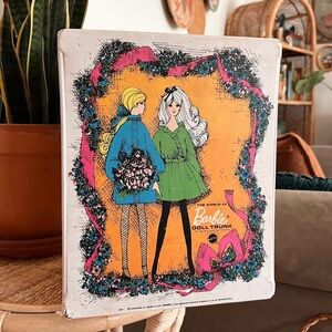 Vintage retro the world of Barbie 1968 doll trunk barbies and accessories